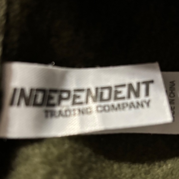 Matunuck Surf Shop Mens Camo Sweatshirt NWOT - Picture 5 of 6